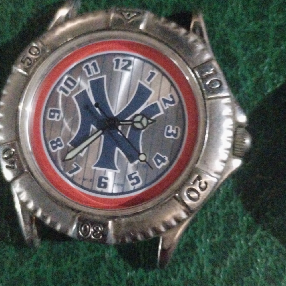 NY Yankees Collectors Watch